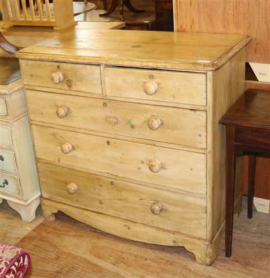 Pine chest of drawers